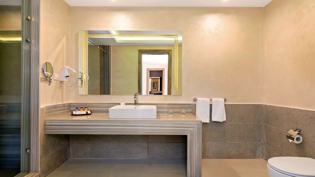 الفندق الباتروس ووتر فالي ريزورت نيفير لاند - الغردقة